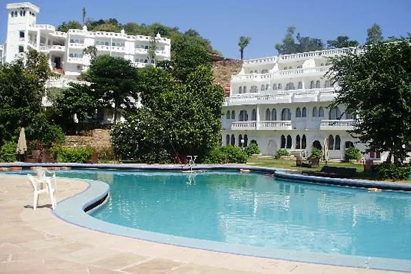 Blonde Models Lake Pichola Hotel